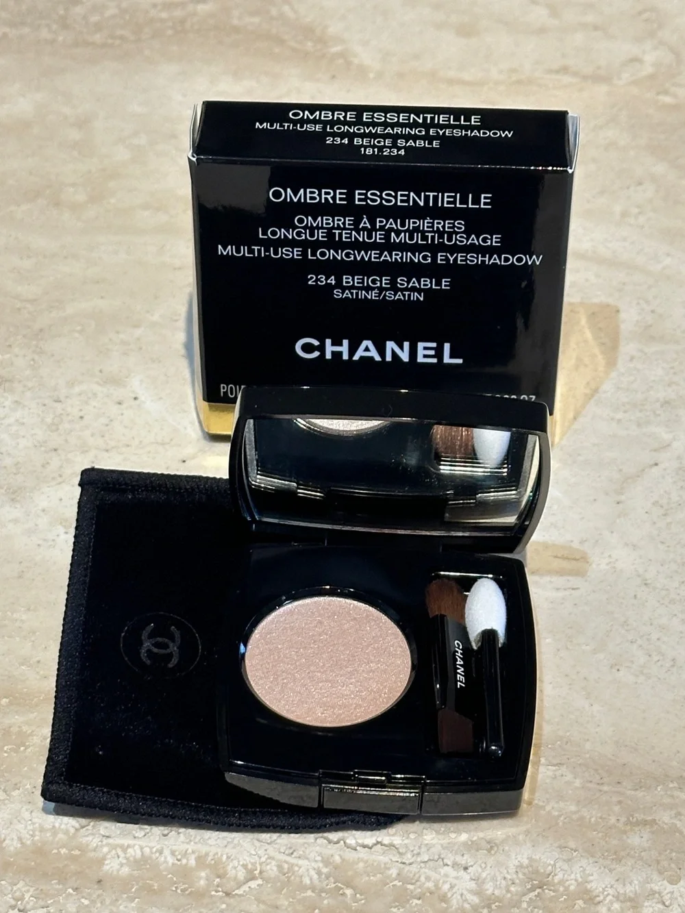 CHANEL ombré essentielle